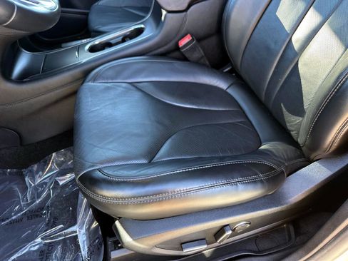 Used 2018 Lincoln MKC Reserve image 21