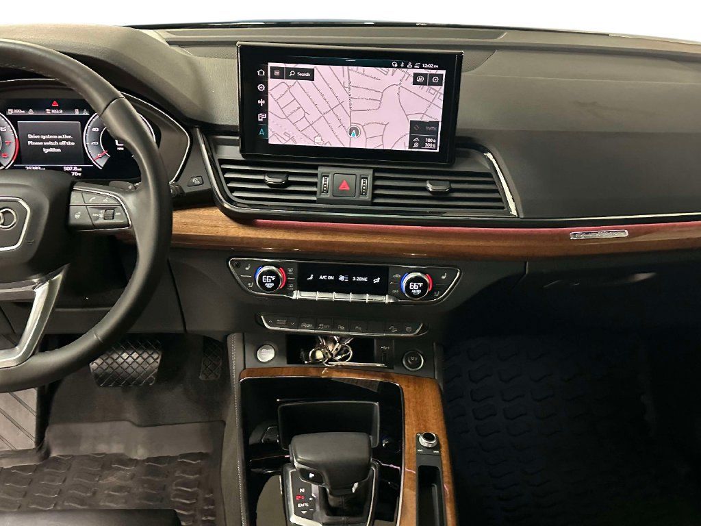 Used 2023 Audi Q5 2.0T Prestige AWD/4WD image 23
