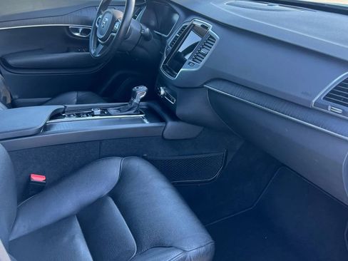 Used 2020 Volvo XC90 T6 Momentum image 18