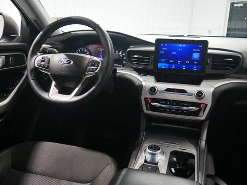 Certified 2023 Ford Explorer XLT image 19