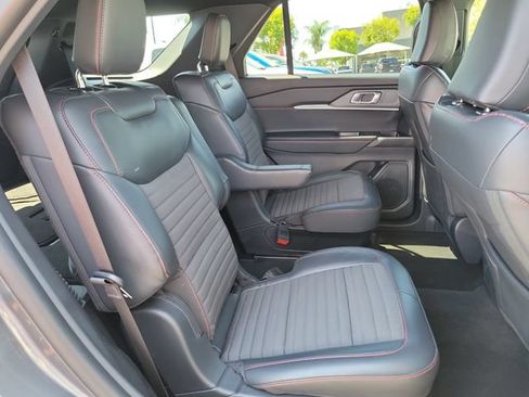 Used 2026 Ford Explorer ST-Line w/ ST-Line Street Pack RWD image 19