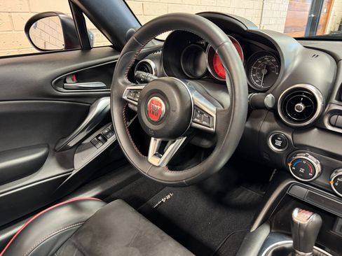 Used 2017 FIAT 124 Spider Abarth image 58