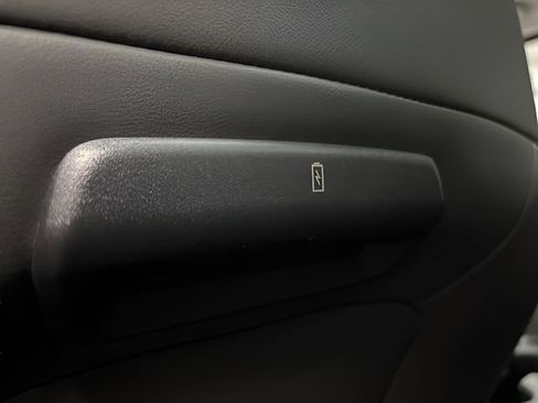 Used 2025 Ford Expedition Active image 43