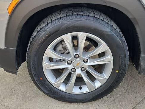 Used 2023 Chevrolet TrailBlazer LS FWD image 13