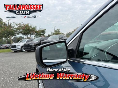 Used 2025 Chevrolet Malibu LT FWD image 12