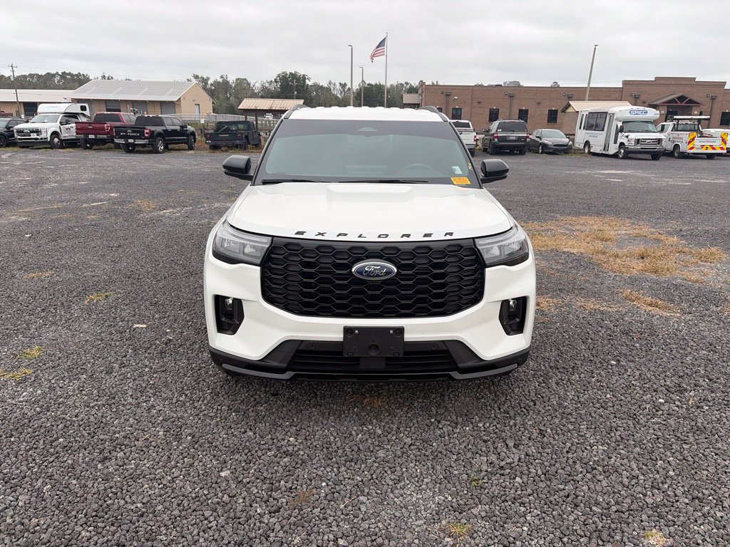 Used 2025 Ford Explorer ST-Line w/ Premium Package RWD image 9