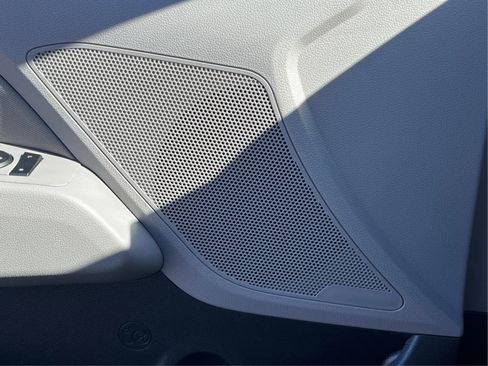 Used 2020 Hyundai Elantra SEL image 33