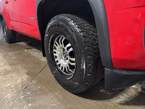 Used 2017 Chevrolet Colorado Z71 image 5