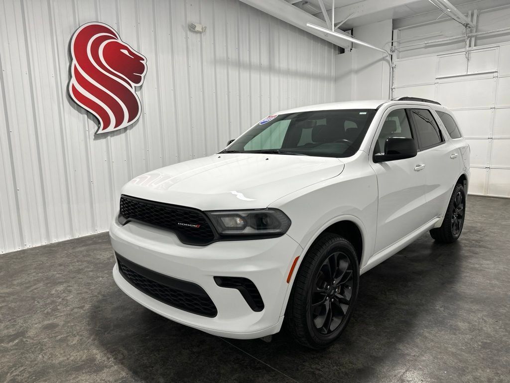 Used 2023 Dodge Durango GT w/ Blacktop Package AWD/4WD image 1