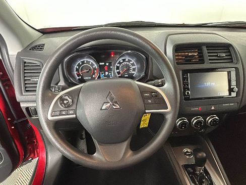Used 2025 Mitsubishi Outlander Sport ES AWD/4WD image 16