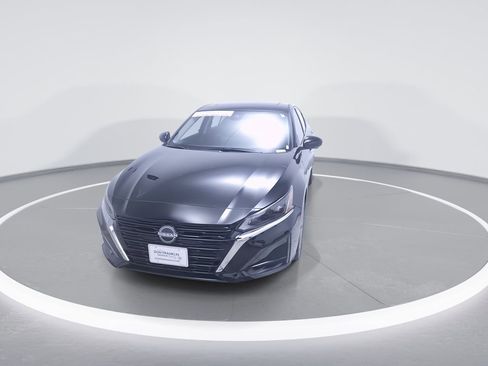 Used 2023 Nissan Altima 2.5 SL image 2