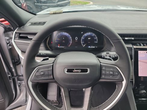 New 2025 Jeep Grand Cherokee L Limited w/ Black Appearance Package image 21