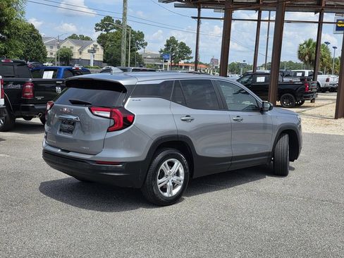 Used 2024 GMC Terrain SLE AWD/4WD image 6