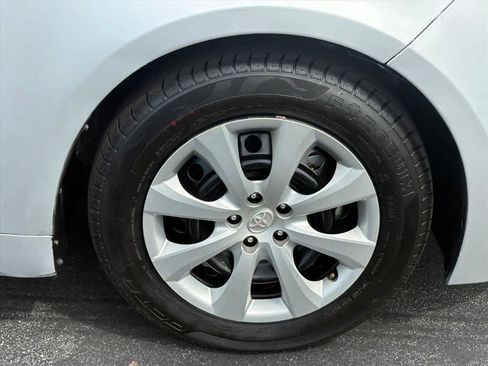 Used 2023 Toyota Corolla LE FWD image 32