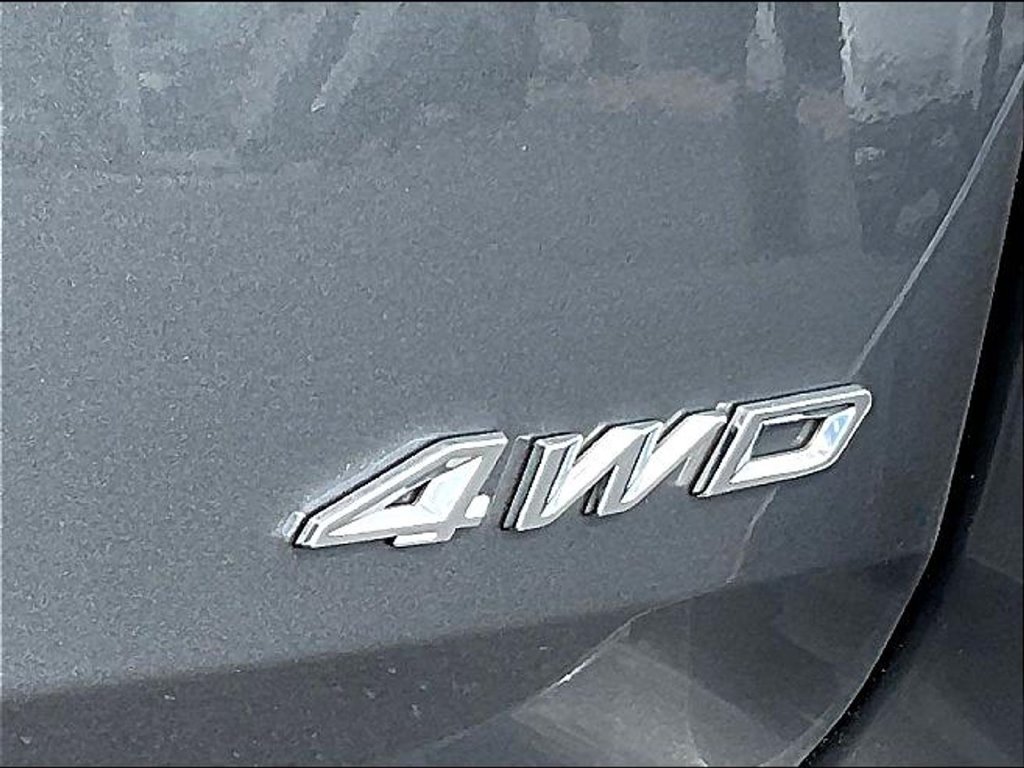 Used 2023 Ford Explorer XLT w/ Equipment Group 202A AWD/4WD image 29