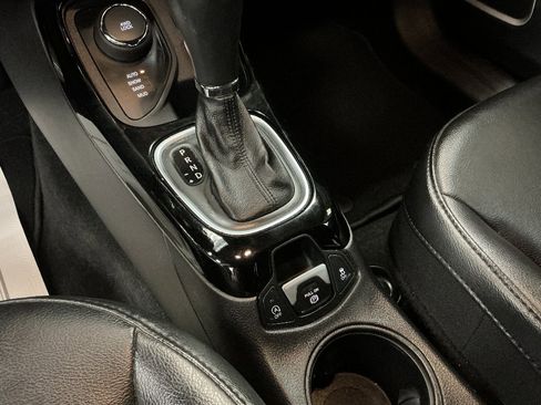 Used 2020 Jeep Compass Latitude image 18