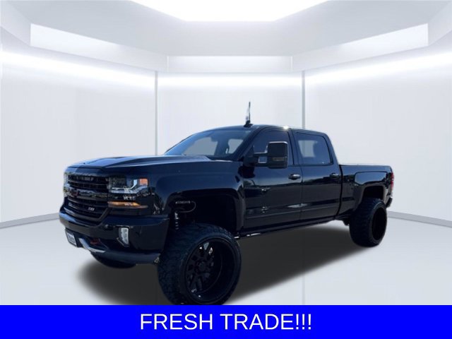 Used 2017 Chevrolet Silverado 1500 LT w/ All Star Edition AWD/4WD image 2