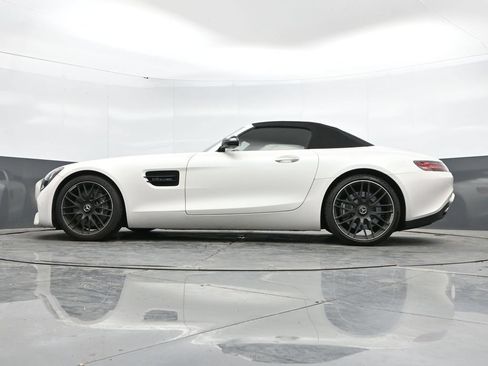 Used 2018 Mercedes-Benz AMG GT Roadster image 46