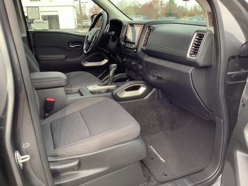 Used 2024 Nissan Frontier SV w/ Technology Package image 33