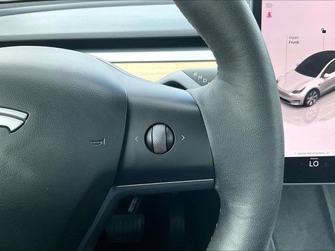 Used 2023 Tesla Model Y Long Range AWD/4WD image 19