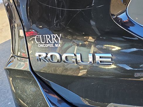 Used 2020 Nissan Rogue SV image 30