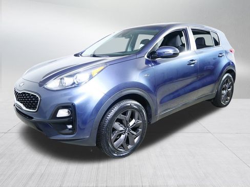 Used 2022 Kia Sportage LX w/ LX AWD Value Edition Package image 3