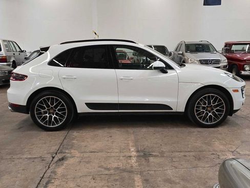 Used 2018 Porsche Macan Sport Edition AWD/4WD image 12