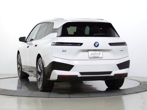 Used 2024 BMW iX xDrive50 w/ Sport Package AWD/4WD image 5
