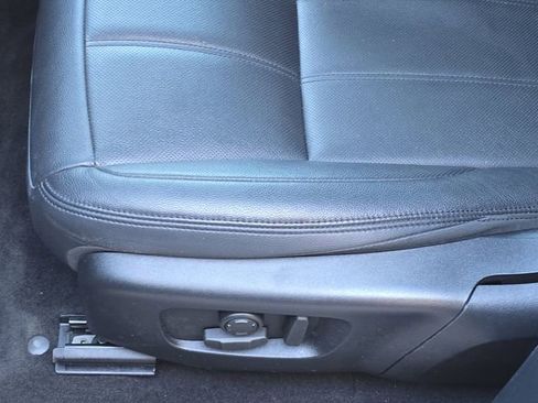 Used 2025 Land Rover Range Rover Evoque S image 28