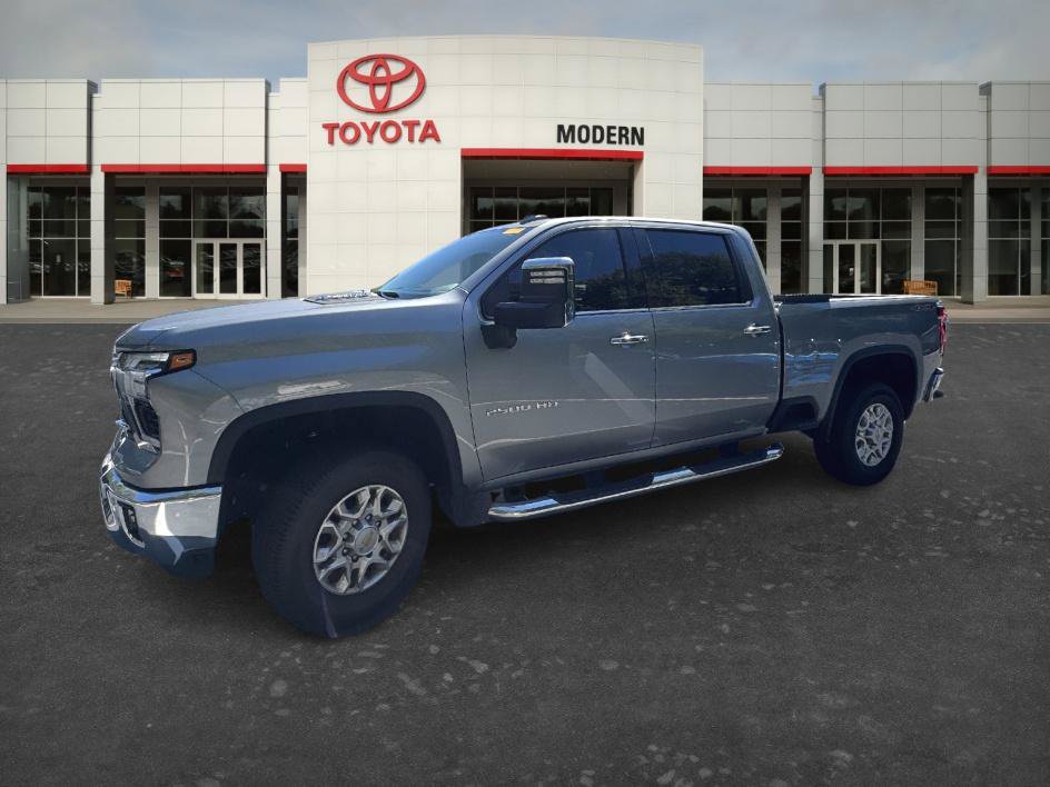 Used 2025 Chevrolet Silverado 2500 LTZ w/ LTZ Premium Package AWD/4WD image 23