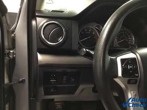 Used 2017 Toyota Tundra SR5 image 28