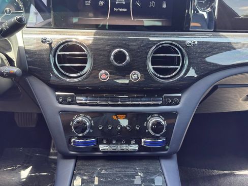 Used 2022 Rolls-Royce Ghost AWD/4WD image 32