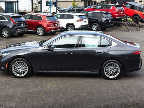 Used 2024 BMW 530i xDrive w/ Premium Package image 13