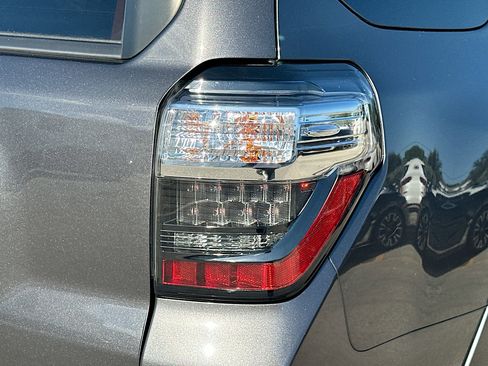 Used 2022 Toyota 4Runner SR5 image 28