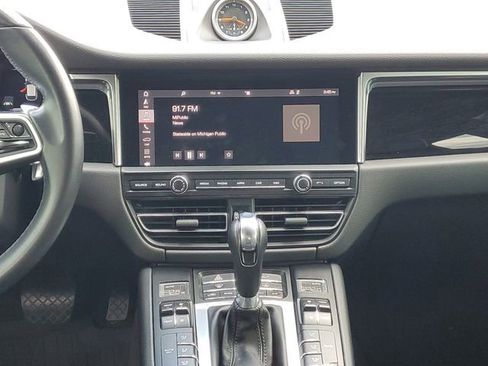 Used 2019 Porsche Macan AWD/4WD image 37