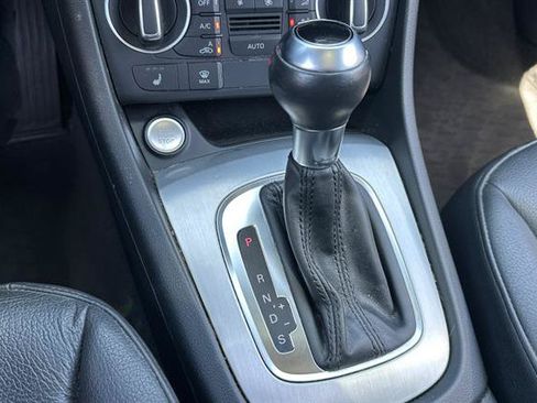 Used 2018 Audi Q3 2.0T Premium Plus AWD/4WD image 24