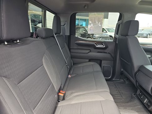 Used 2023 GMC Sierra 1500 SLE w/ Preferred Package AWD/4WD image 33