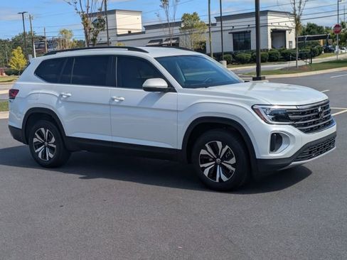 New 2026 Volkswagen Atlas SE FWD image 2