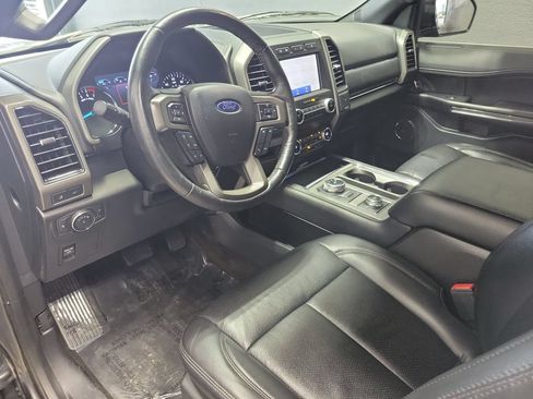 Used 2020 Ford Expedition XLT w/ Equipment Group 202A AWD/4WD image 21