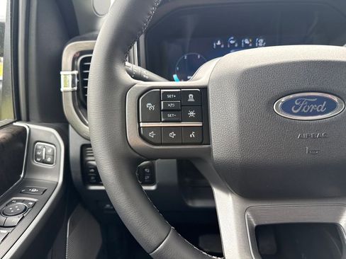 New 2026 Ford F250 Lariat w/ Lariat Premium Package AWD/4WD image 19
