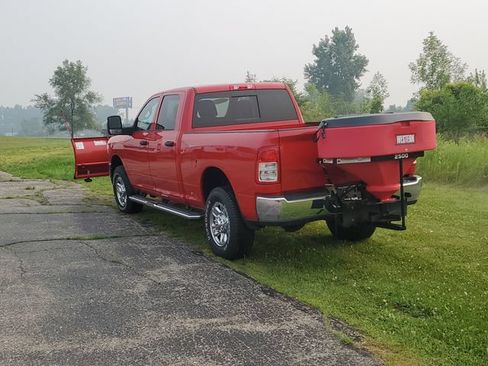Used 2024 RAM 2500 Tradesman w/ Chrome Appearance Group AWD/4WD image 6