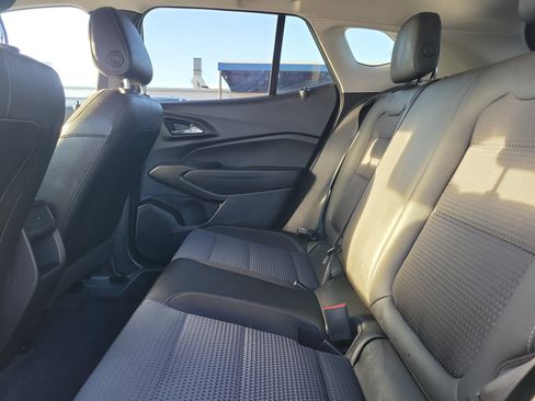 Used 2025 Chevrolet Trax LT FWD image 14