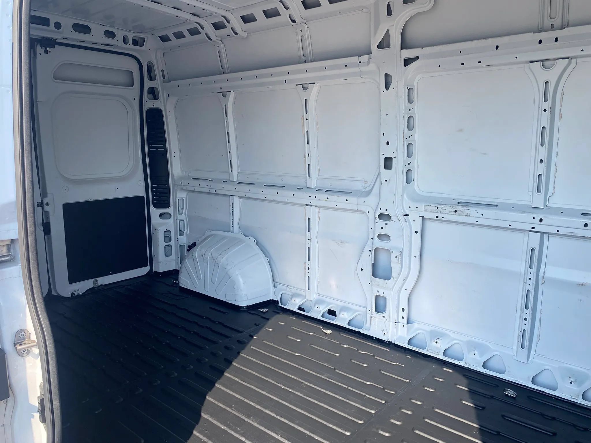 Used 2024 RAM ProMaster 2500 w/ Convenience Group FWD image 22