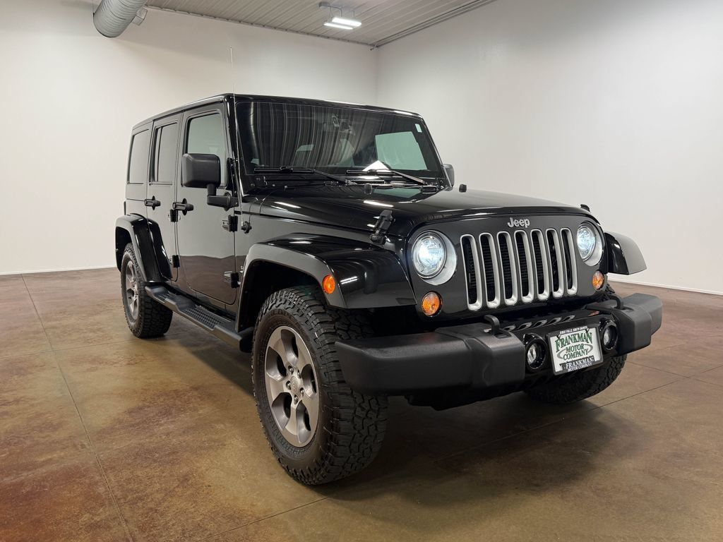 Used 2018 Jeep Wrangler Unlimited Sahara AWD/4WD image 30