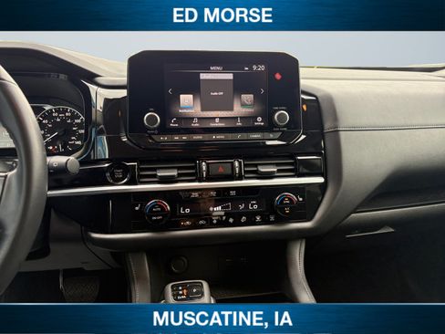 Used 2025 Nissan Pathfinder SV FWD image 15