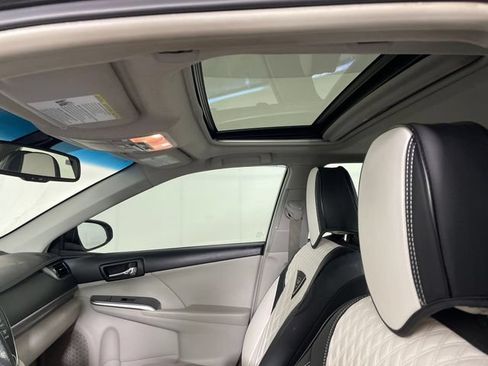 Used 2012 Toyota Camry XLE w/ Leather Pkg FWD image 11