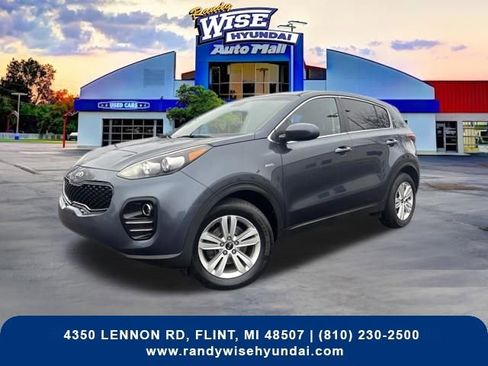Used 2017 Kia Sportage LX image 2