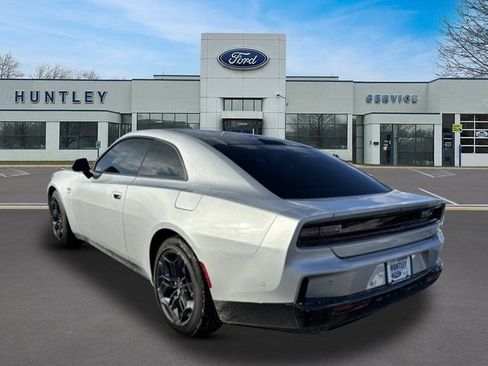 Used 2025 Dodge Charger R/T w/ Sun & Sound Package image 6