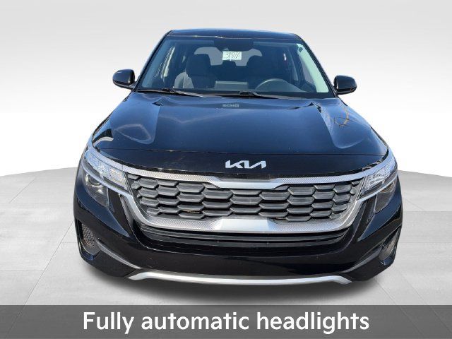 Used 2023 Kia Seltos LX AWD/4WD image 11