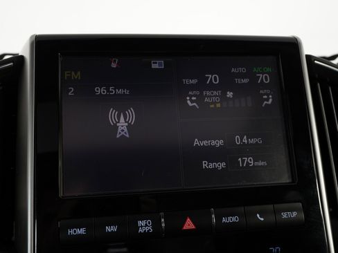 Used 2017 Toyota Land Cruiser image 24